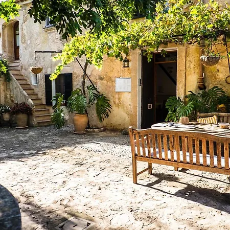 S'horabaixa Farm stay *
